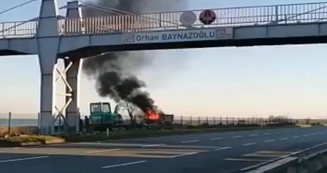 Rize’de seyir halindeki kamyon yandı
