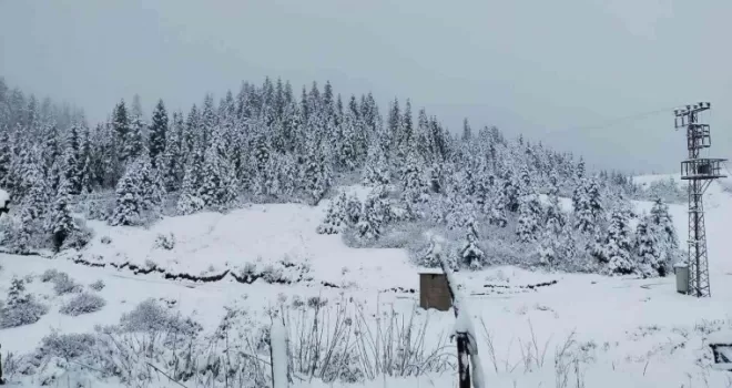 Rize’de yaylalar beyaza büründü
