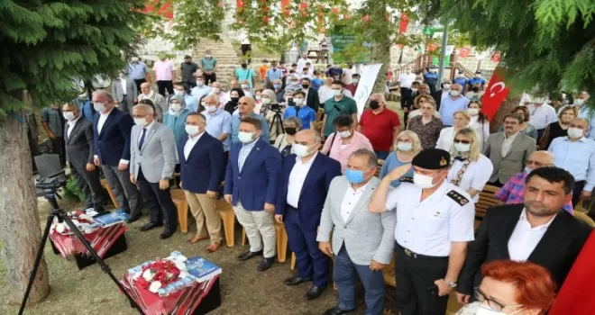 Rize’nin eski belediye başkanlarından Ekrem Orhon mezarı başında anıldı
