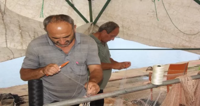 Rizeli balıkçılar av yasaklarının kalkacağı günü bekliyor

