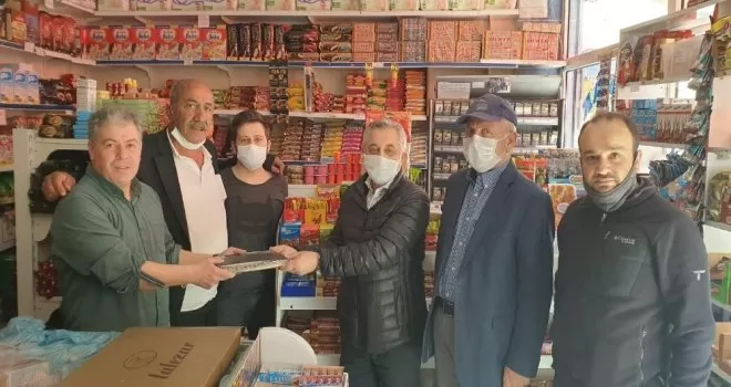 Robin Hood gizlice yaptı, onlar ise poz vererek
