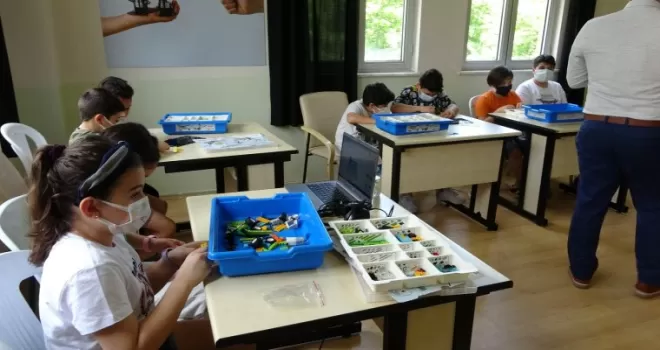 Robotik kodlama eğitim salonu Kartal’da açıldı
