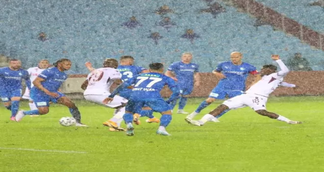 Süper Lig: Trabzonspor: 1 - Büyükşehir Belediye Erzurumspor: 0 (Maç sonucu)