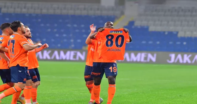 Süper Lig: Medipol Başakşehir: 4 - Antalyaspor: 1 (İlk yarı)