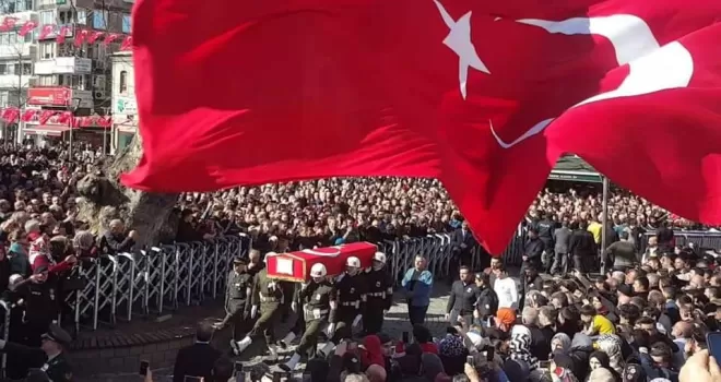 Trabzon şehidini son yolculuğuna uğurladı!