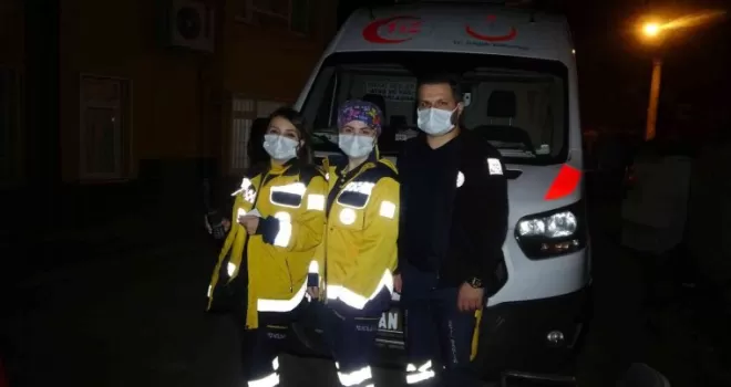 Sağlıkçılar yeni yıla görevlerinin başına girdi
