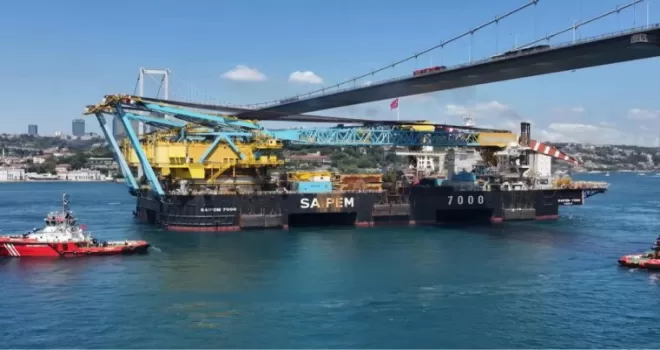 Saipem 7000 Boğazlar’dan güvenle geçti