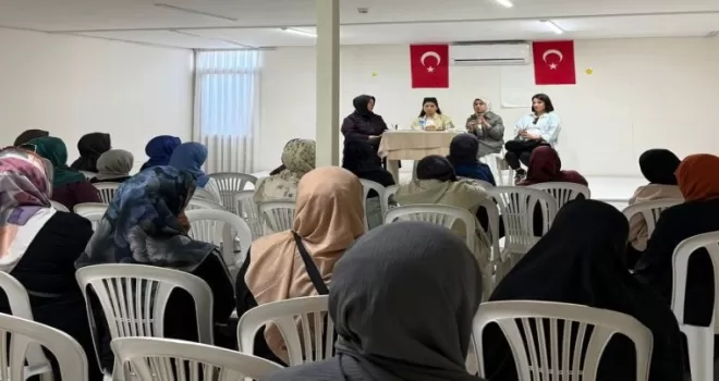 Sakarya Akyazı’da kadınlara rehberlik eden buluşma
