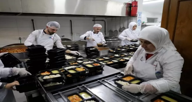 Sakarya Aşevi’nden ’sıcak aş’lar Ramazan’da da hanelere ulaşacak