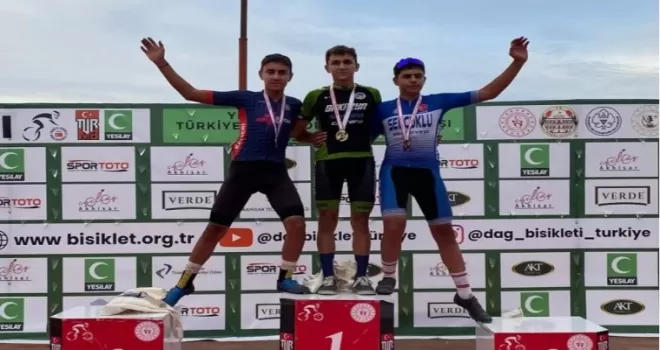 Sakarya’nın genç pedalları 42 madalyayla sezonu taçlandırdı