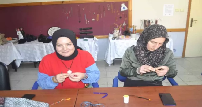 Şalpazarlı hanımlar hem öğreniyorlar, hem üretiyorlar