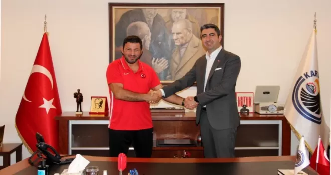 Şampiyon güreşçi Kartal Belediyesi için güreşecek
