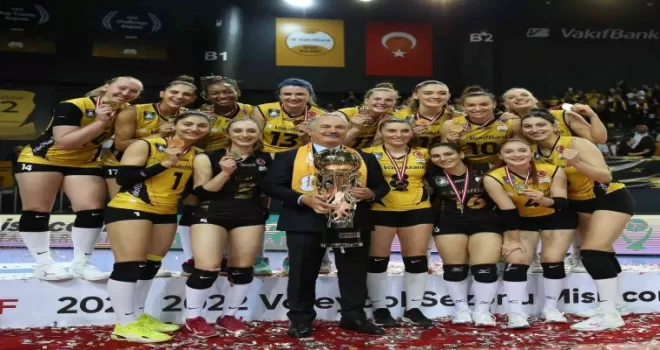 Şampiyon VakıfBank kupasını aldı
