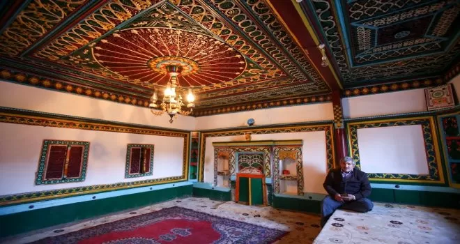 Sanat kokan 150 yıllık köy odaları