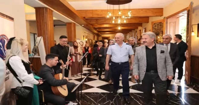 Sanat Melikgazi’de karma resim sergisi açıldı