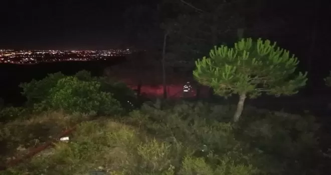 Sanayi içindeki ormanlık alanda çıkan yangın yürekleri ağza getirdi
