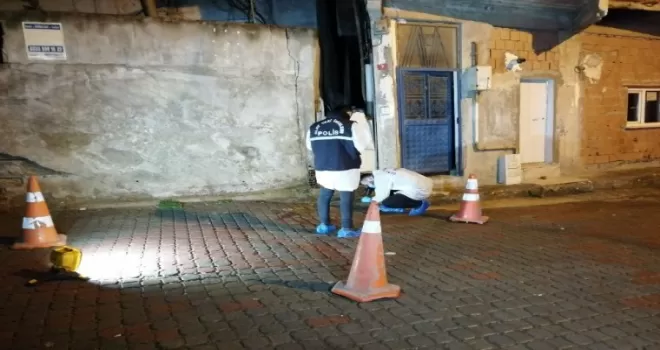 Sancaktepe’de 3. kattan atlayan genç ağır yaralandı
