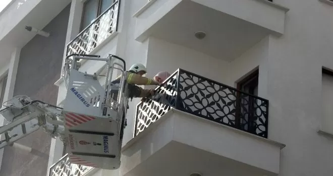 Sancaktepe’de evin alevlere teslim olduğu anlar kamerada
