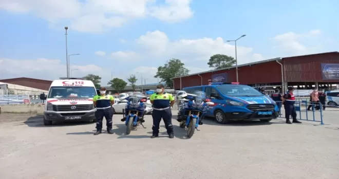 Sancaktepe’de jandarma kurban satış ve kesim yerlerini denetledi
