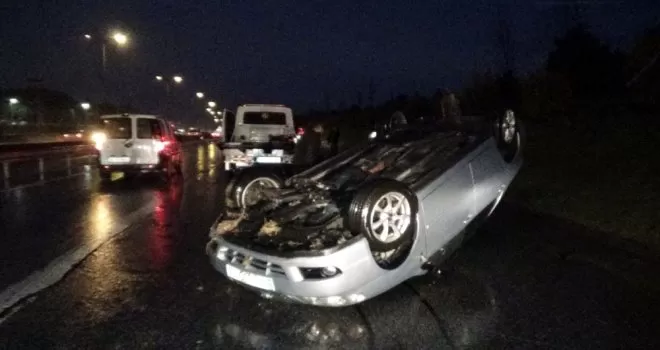 Sancaktepe‘de otomobil takla attı
