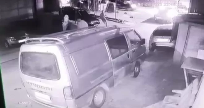 Sancaktepe’de tartıştığı 2 arkadaşına kurşun yağdırdı
