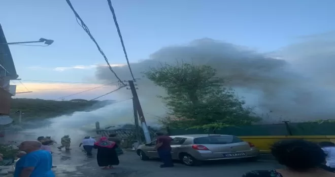 Sarıyer’de çıkan yangında gecekondu kül oldu
