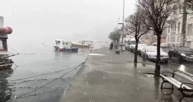 Sarıyer’de lapa lapa kar yağdı
