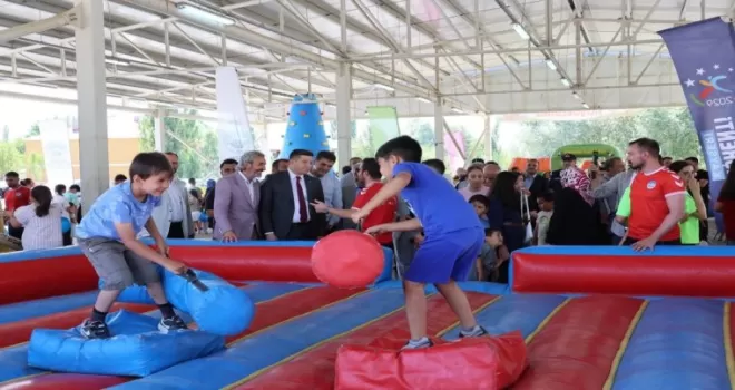 Sarız Sosyal Yaşam Merkezi’nde dolu dolu yaz