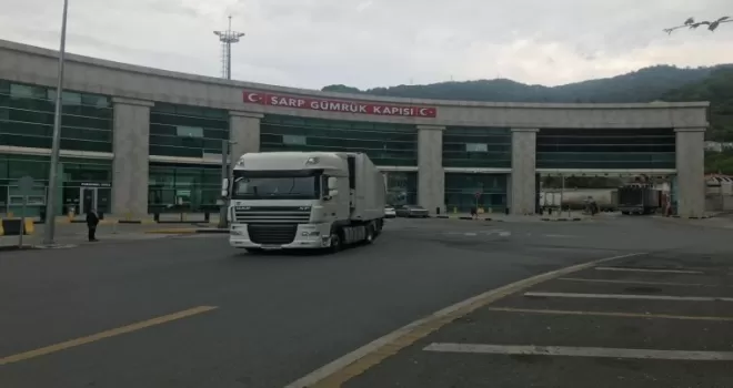 Sarp Sınır Kapısı’nda tır trafiği normale döndü
