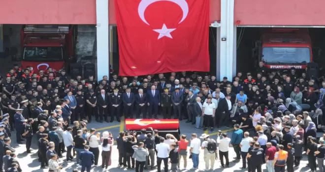 Şehit itfaiye eri Mehmet Tekeli son yolculuğuna uğurlandı