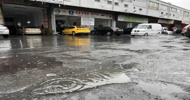 Selde kalan araçların masrafı cep yakıyor
