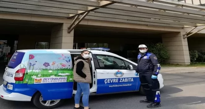 Servisi kaçıran hemşirenin yardımına zabıta ekipleri koştu
