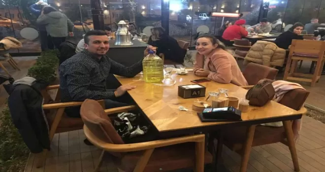 Sevgililer Gününde eşine benzin hediye etti
