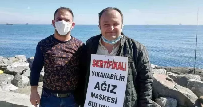 Seyyar satıcılar korona virüs nedeniyle maske satmaya başladı
