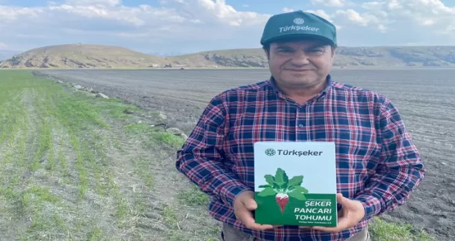 Sezonun ilk pancar tohumu toprakla buluştu
