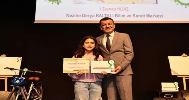 “Sıfır Atık Sonsuz Sanat“ yarışmasında genç yetenekler ödüllerini aldı