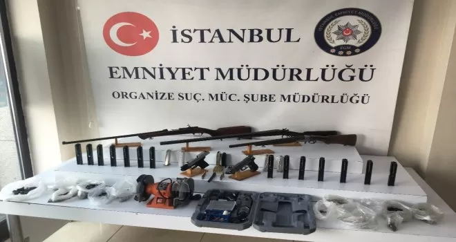 Silah kaçakçılığı baskınında ortaya çıkan manzara polisi bile şaşırttı
