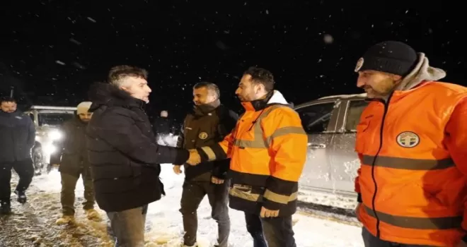 Şile Belediyesi’nden karla tam kadro mücadele
