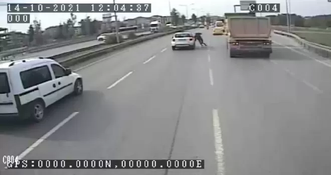 Şile otobanında inanılmaz kaza: o anlar kamerada

