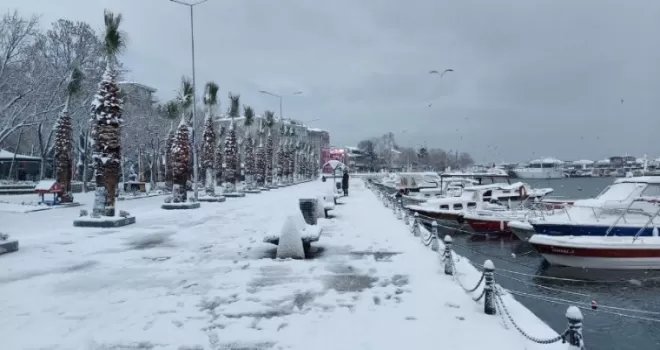 Silivri’de kar etkili oluyor
