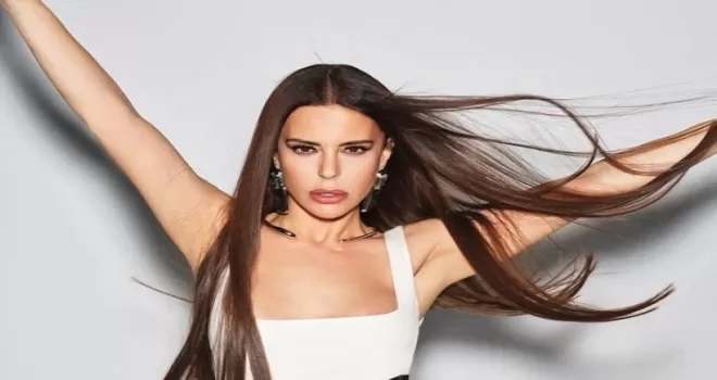 Simge’den yazın enerjisini yansıtan sürpriz: “Mucize (BHDR Version)” yayında!