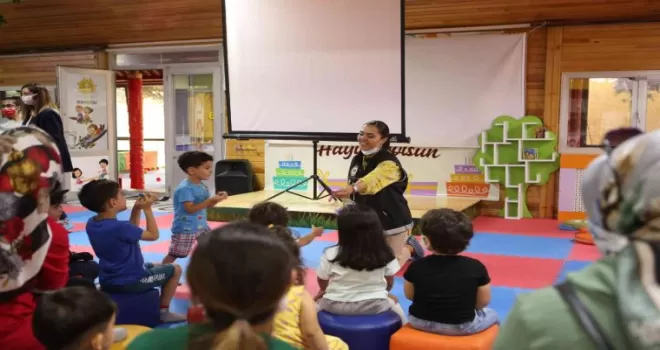 Sincan Bebek Kütüphanesi’nde polis aileleri bilgilendirdi
