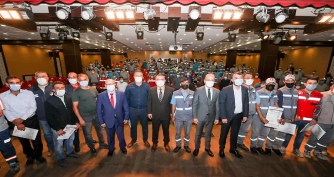 Sincan Belediyesi çalışanları mesleki yeterlilik belgelerini aldı
