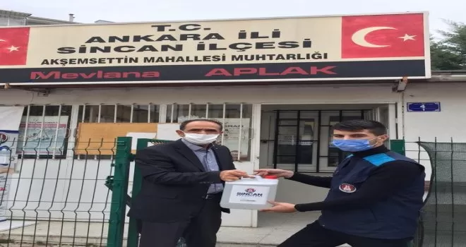 Sincan Belediyesi muhtarlara dezenfektan dağıttı
