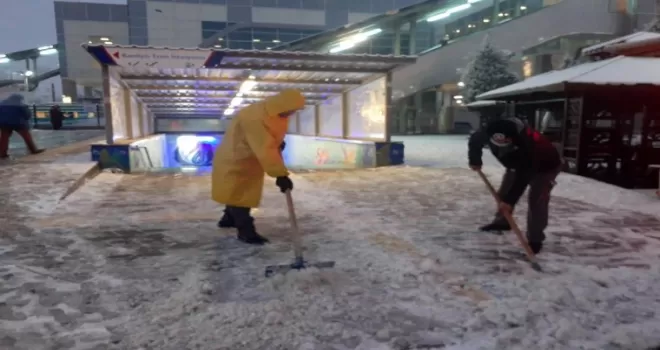 Sincan’da ekipler kar nöbetinde
