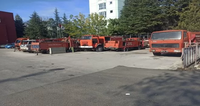 Sincan’da hurda araçlarla tepki
