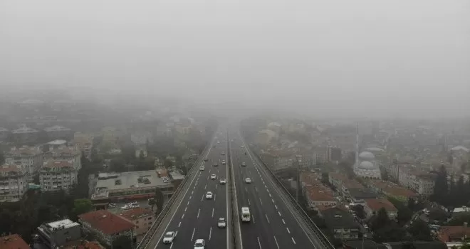 Sis altındaki İstanbul havadan görüntülendi
