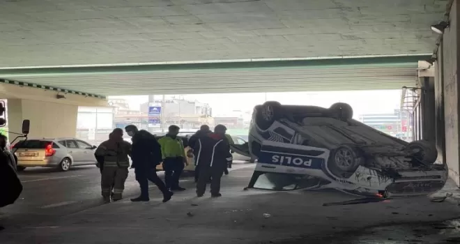 Şişli’de polis aracı takla attı: 2 polis yaralı
