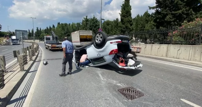 Şişli’de virajı alamayan otomobil takla attı
