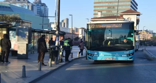 Sokağa çıkma yasağı sona erdi, çalışanlar yollara düştü
